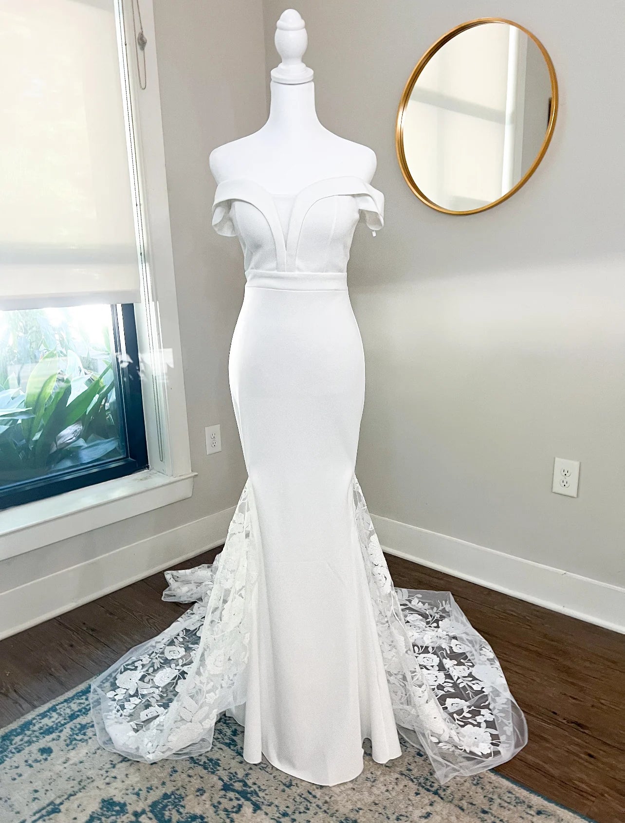 Luxurious Trumpet Wedding Dress detailed with Appliqués Sequin Floral Wedding Train