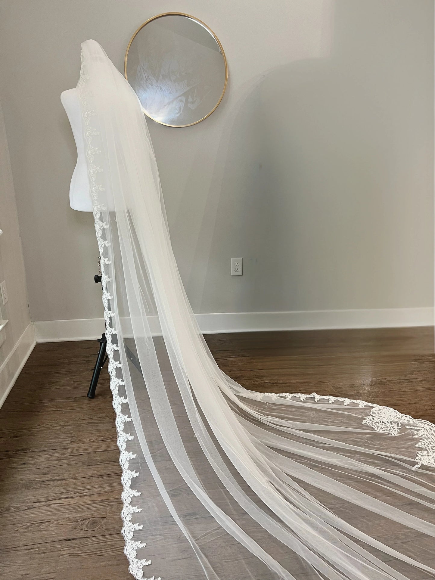 Romantic Chantilly All Lace Trim Cathedral Length Spanish Bridal Veil