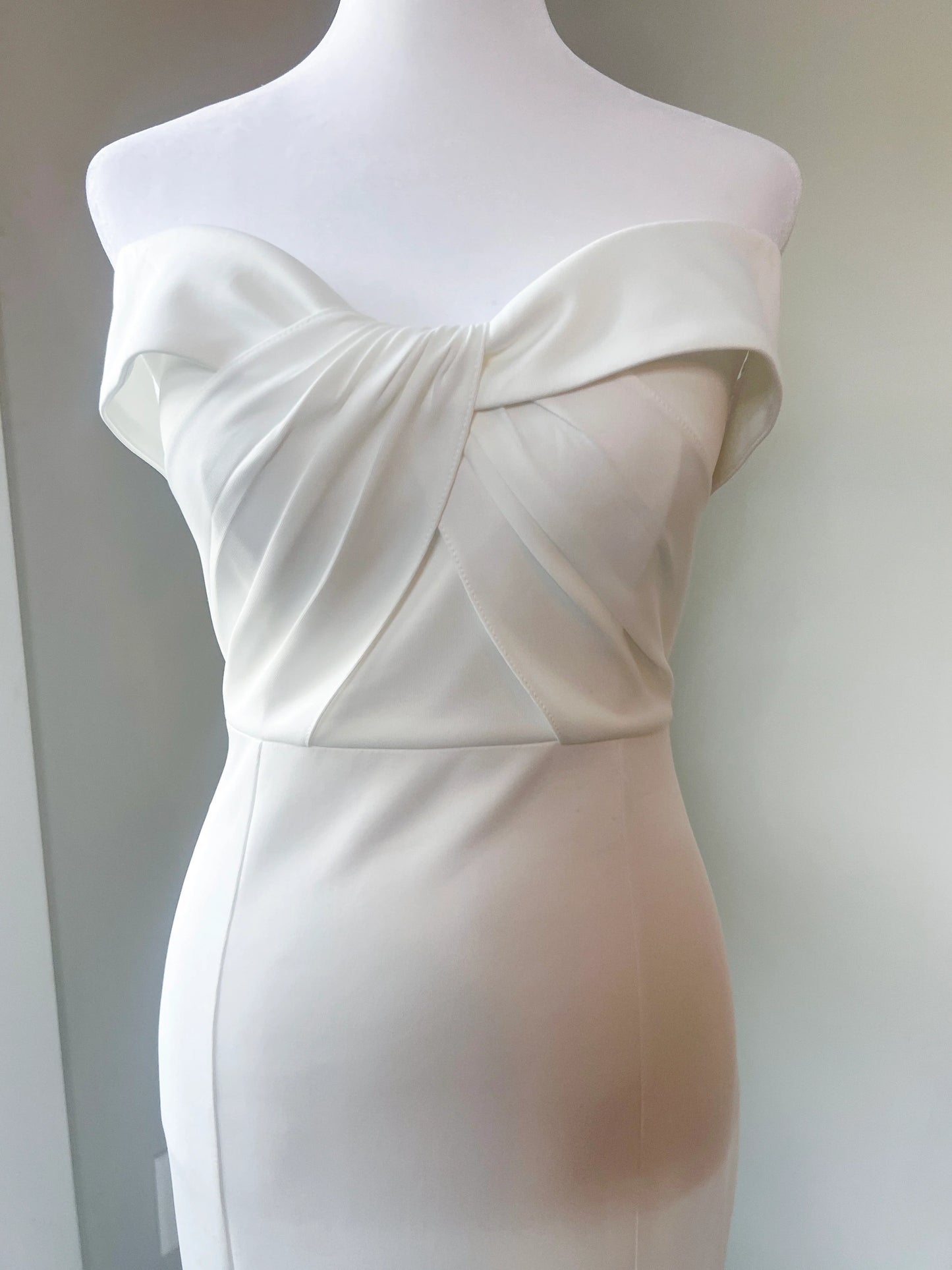 Simple White Trumpet Wedding Dress with Small Train