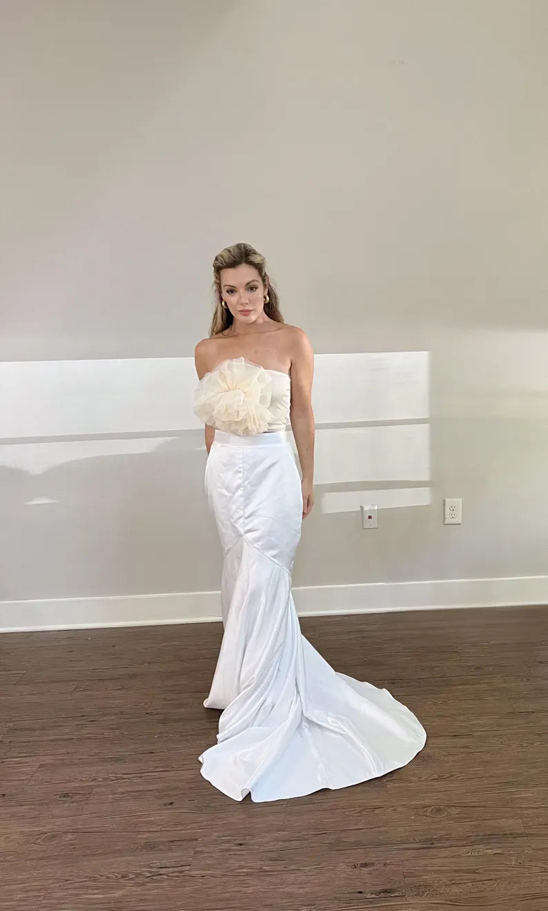 Glamorous Satin Mermaid Wedding Skirt – Sleek & Timeless Bridal Style