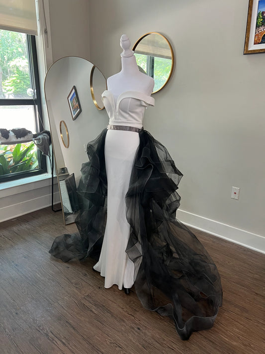 Black Tulle Detachable Wedding Train