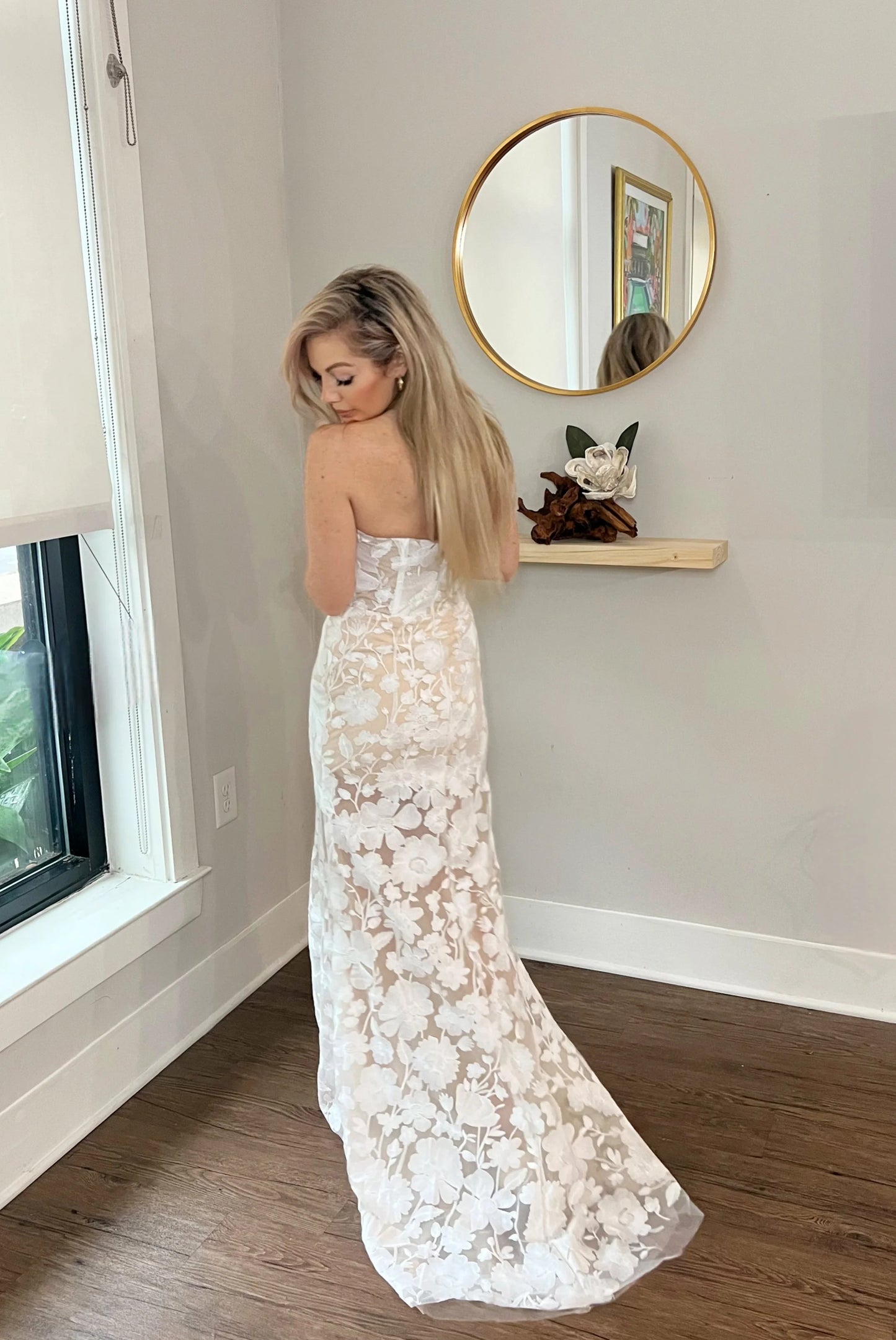 Romantic Floral Lace Wedding Dress with Sweetheart Neckline