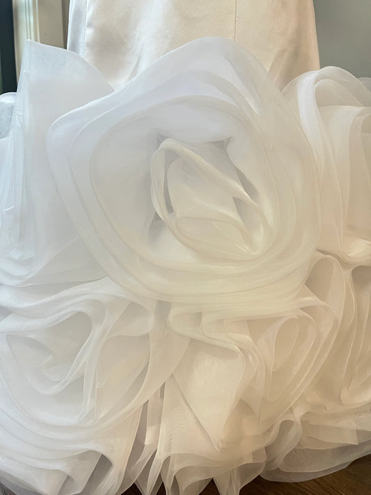 Elegant Satin Mermaid Wedding Gown with Dramatic 3D Roses Train