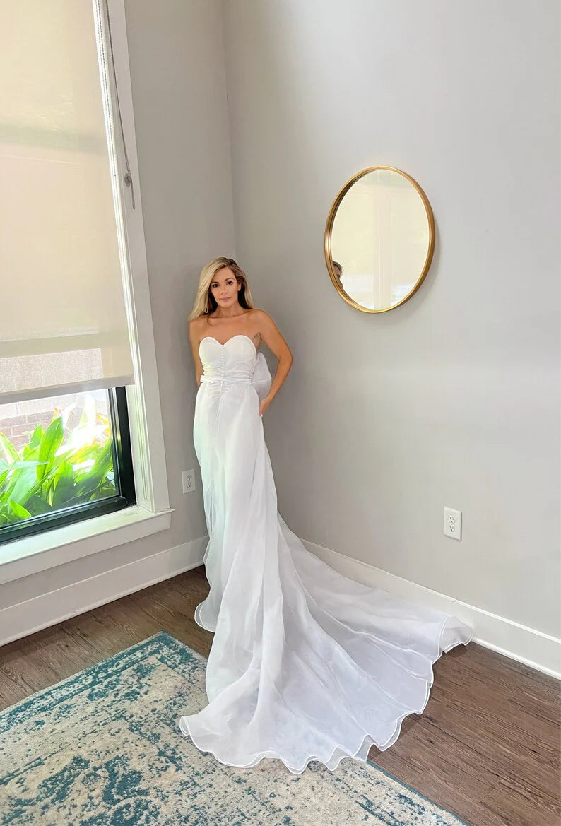 Detachable Satin Accent Bow Wedding Train/Overskirt