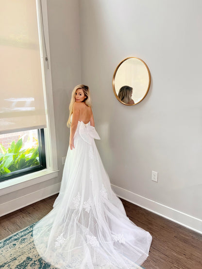 Lace Detail with Chiffon Bow Removable Wedding train without Belt
