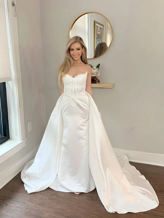 Elegant Stiff Tulle Structured Satin Detachable Train with Intricate Appliques for Bridal Gowns