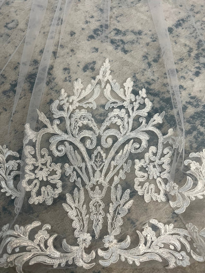 Elegant Cathedral Length Sheer Tulle Wedding Veil Scalloped Intricate Lace Trim with Comb