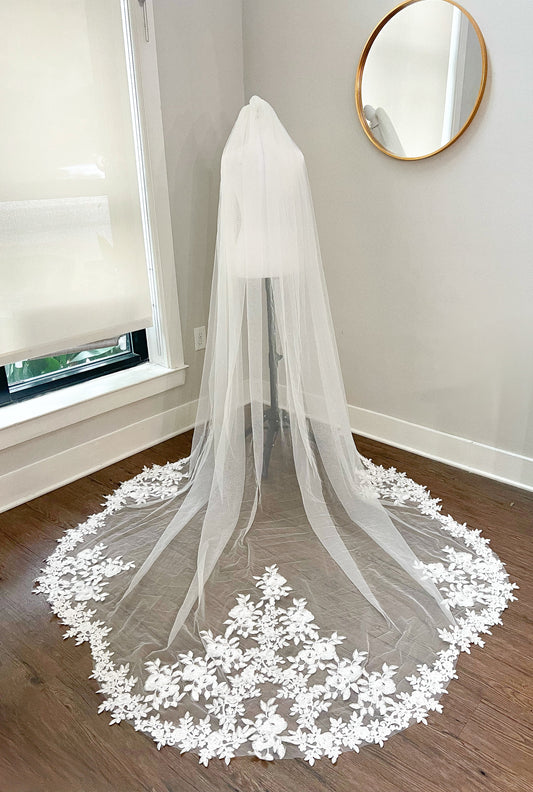 Luxurious One Tier Floral Lace Embroidered Bridal Veil Soft Tulle Medium Length